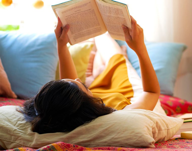 De-ce-ar-trebui-să-citești-în-fiecare-dimineață